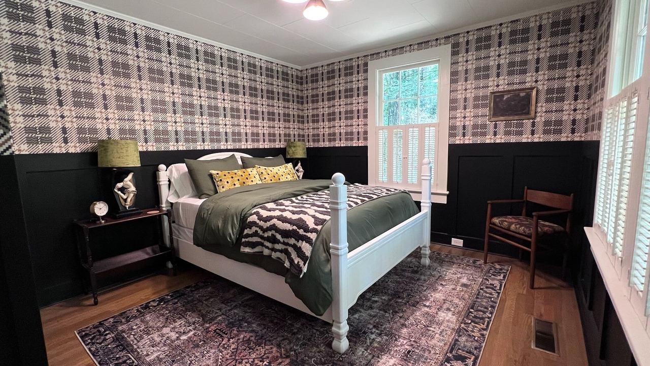 Photo of Bedroom in Hendersonville