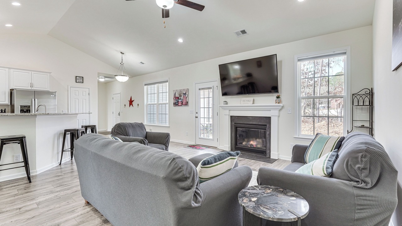 Photo of Livingroom in McCormick