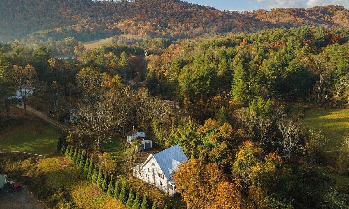 Photo of Outdoor in Weaverville