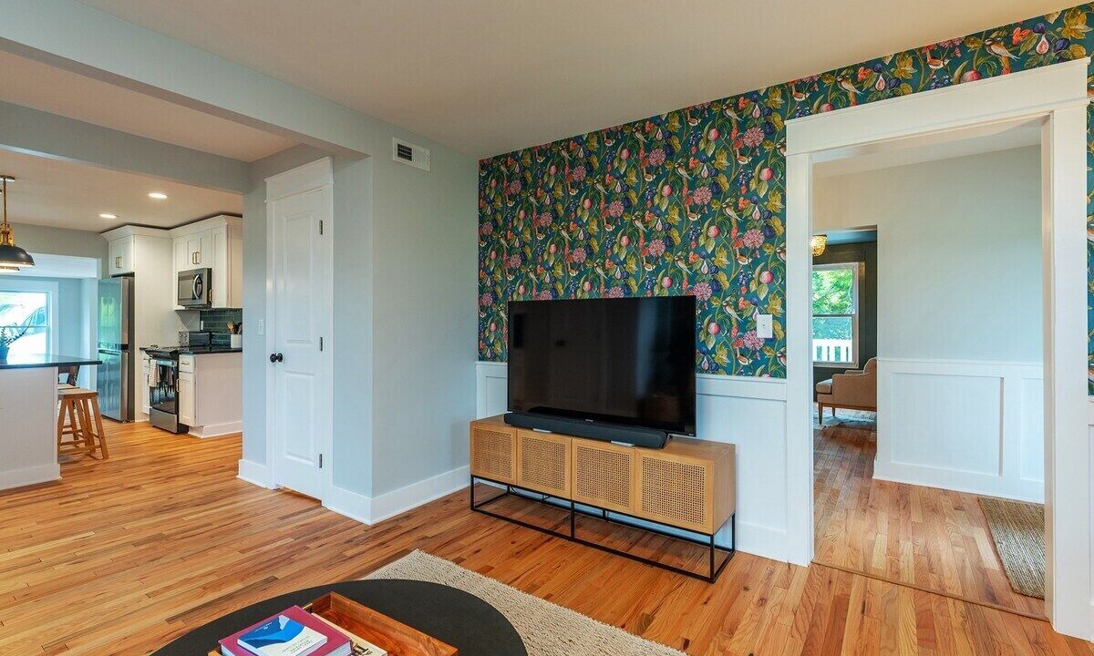 Photo of Livingroom in Weaverville