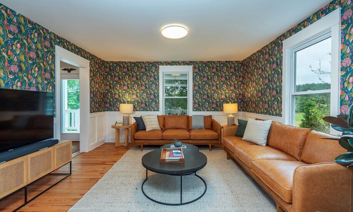 Photo of Livingroom in Weaverville