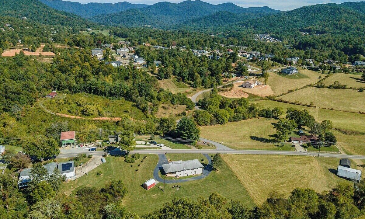 Photo of Outdoor in Weaverville