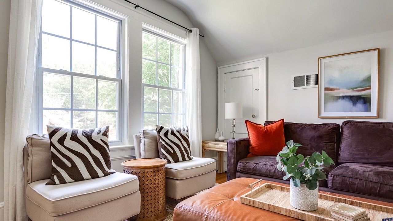 Photo of Livingroom in Downtown