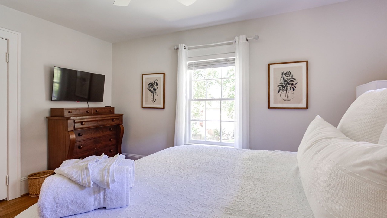Photo of Bedroom in Downtown