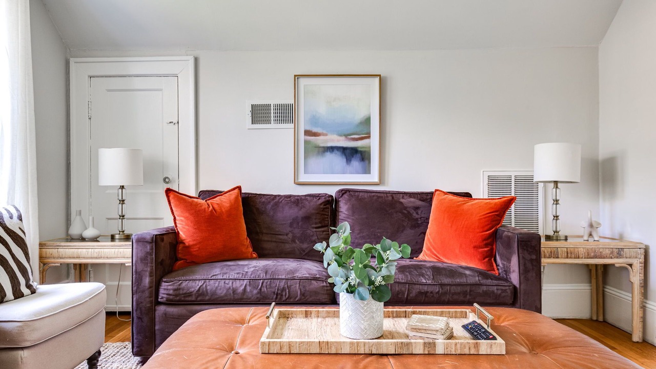 Photo of Livingroom in Downtown