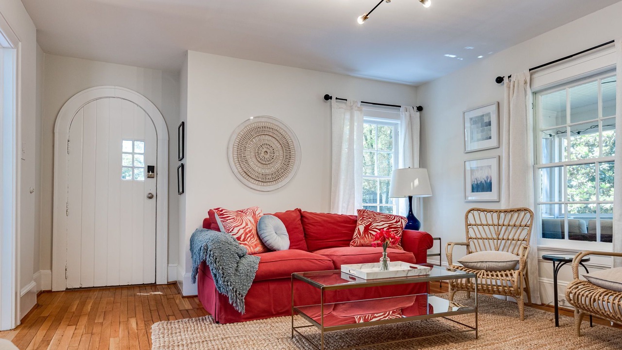 Photo of Livingroom in Downtown