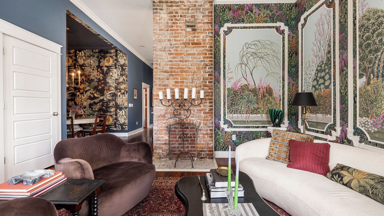 Photo of Livingroom in Chestnut Hill