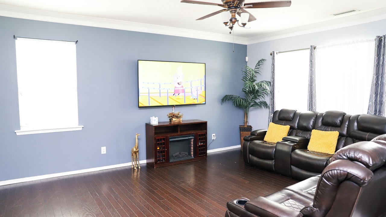 Photo of Livingroom in Northeast Raleigh