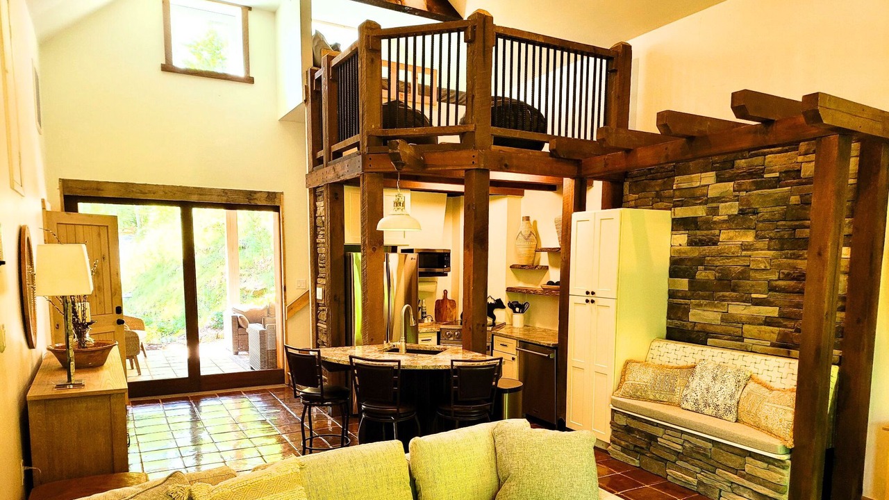 Photo of Livingroom in Bear Lake Reserve