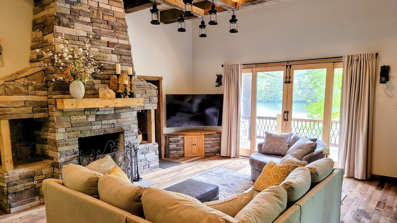 Photo of Livingroom in Bear Lake Reserve