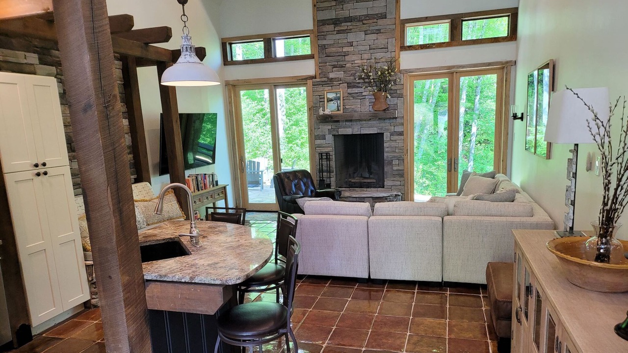 Photo of Livingroom in Bear Lake Reserve