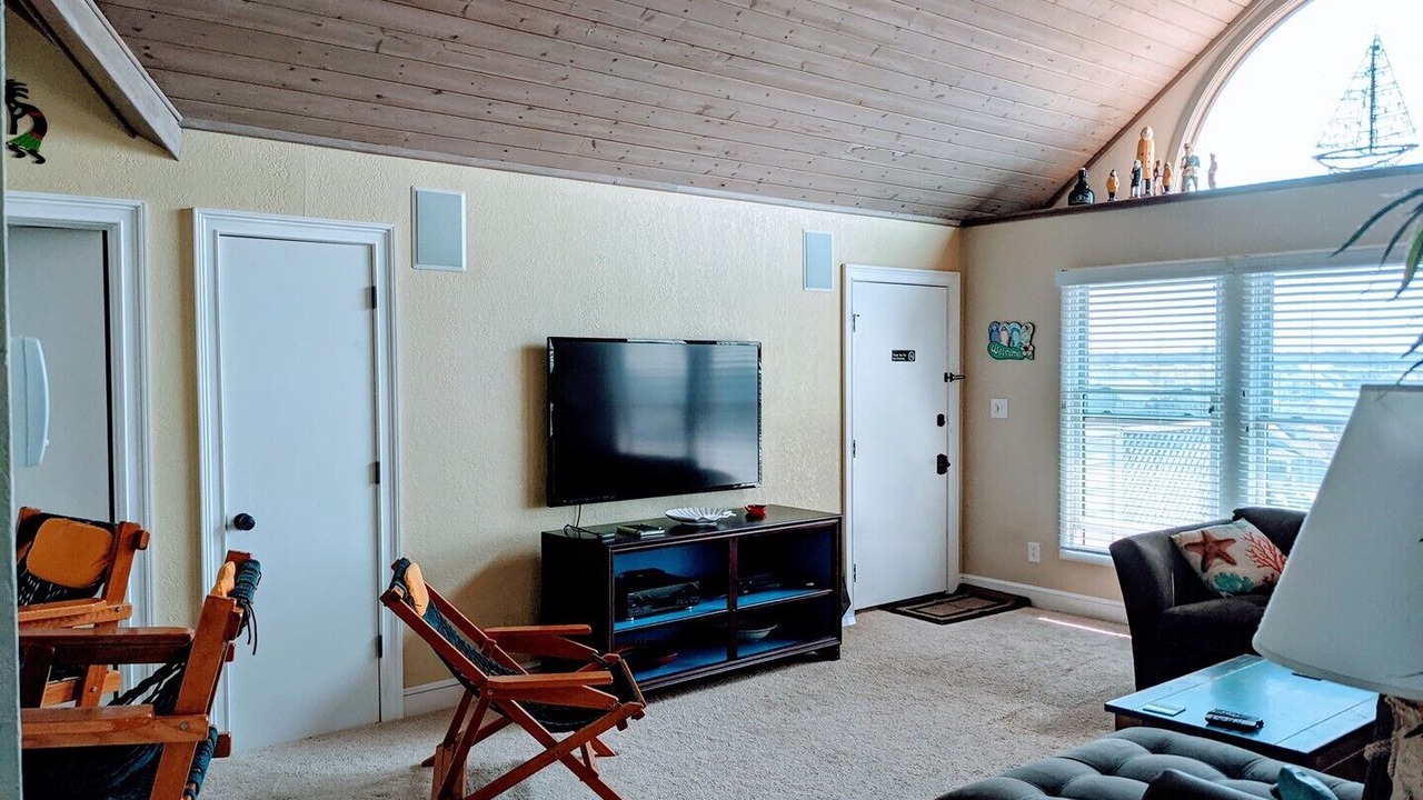 Photo of Livingroom in Kill Devil Hills