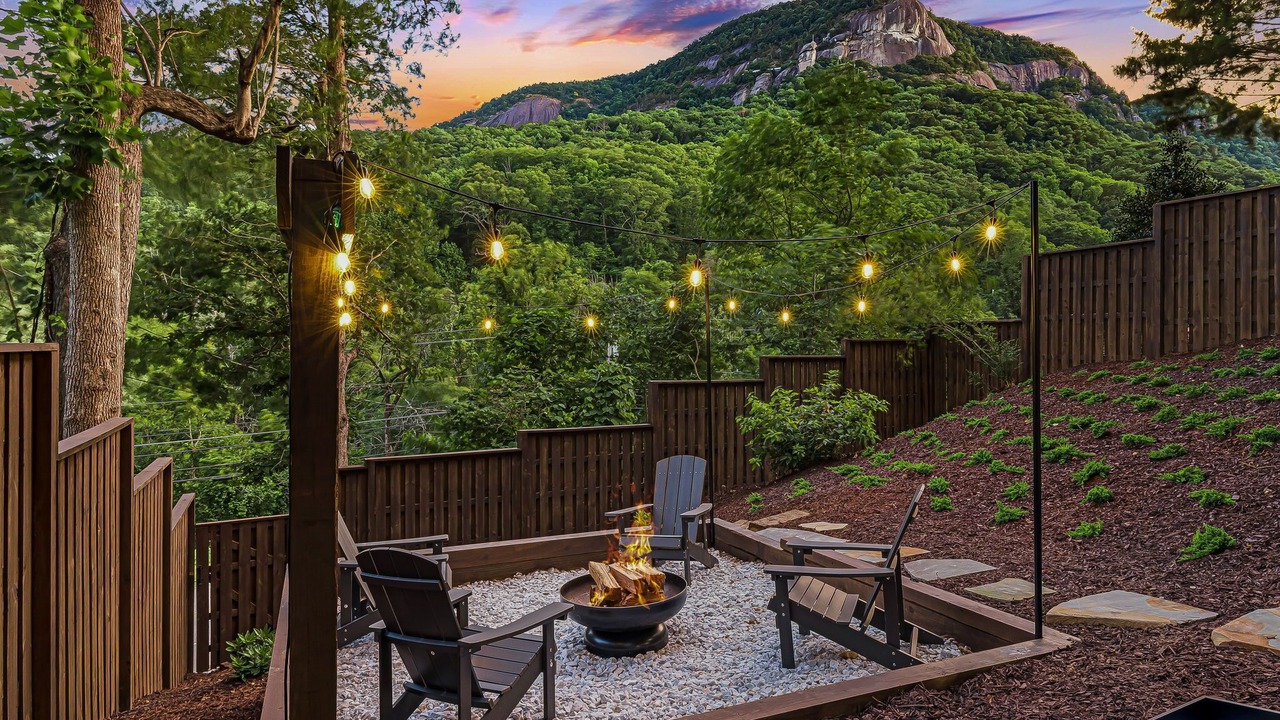 Photo of Patio Balcony in Chimney Rock