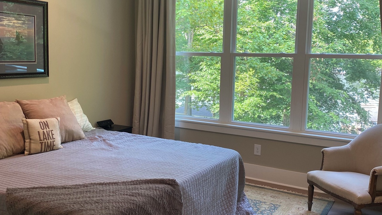 Photo of Bedroom in Woodland Shores