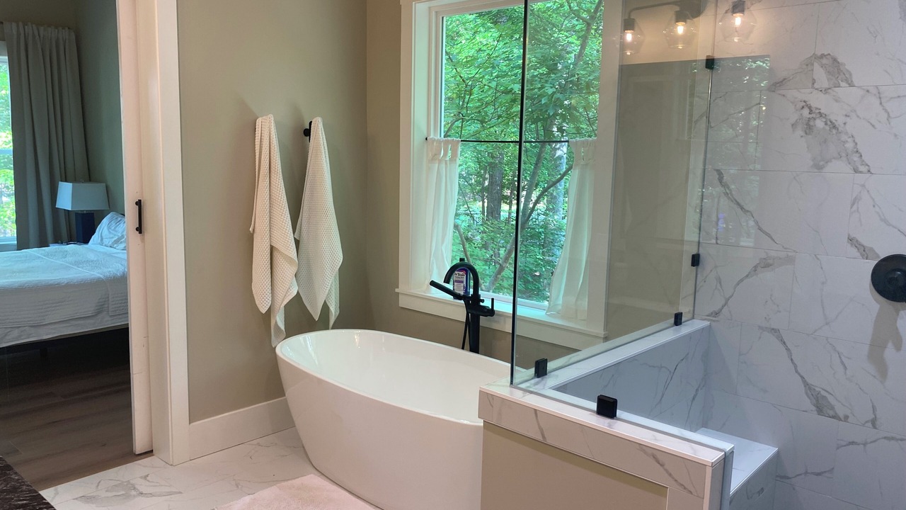 Photo of Bathroom in Woodland Shores