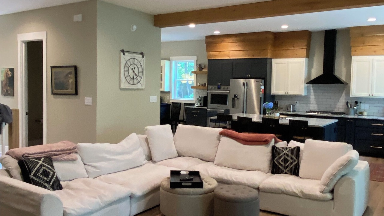 Photo of Livingroom in Woodland Shores