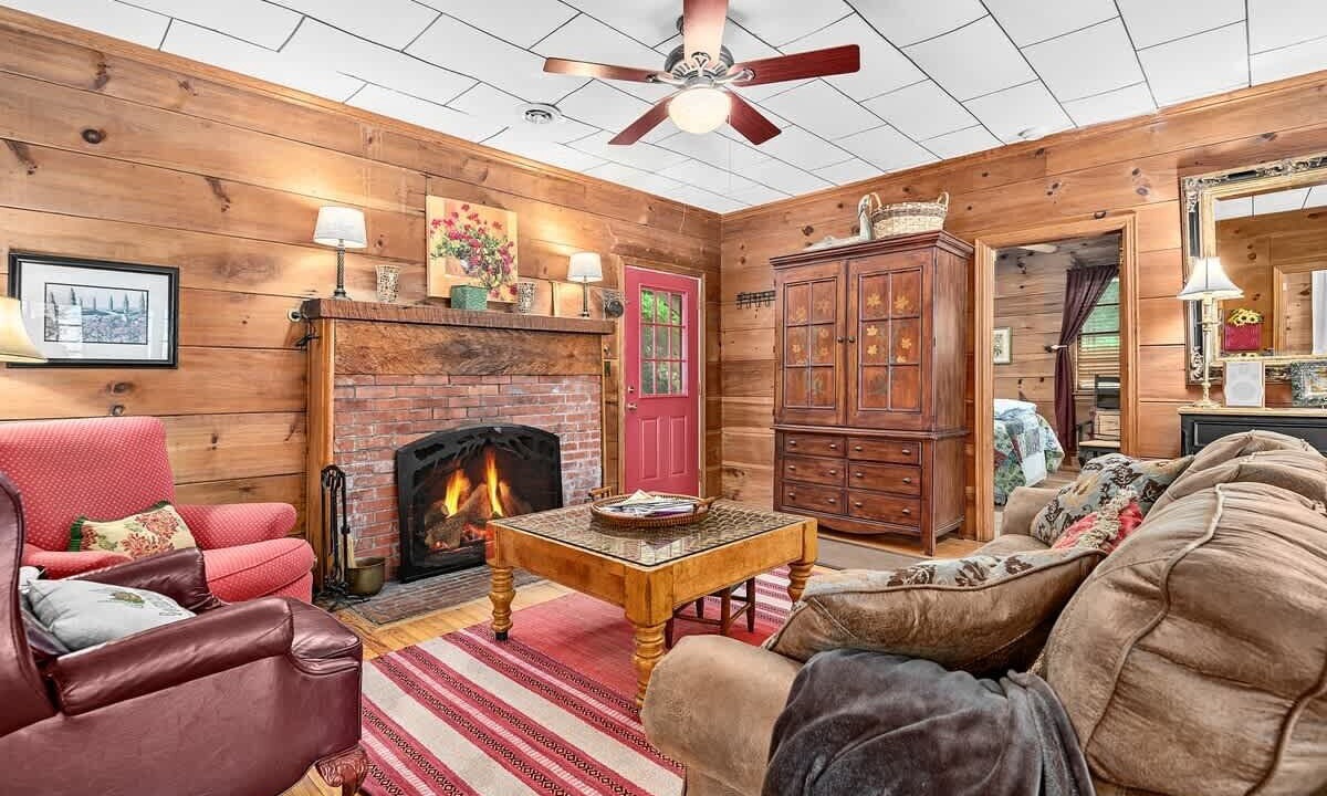 Photo of Livingroom in Lake Lure