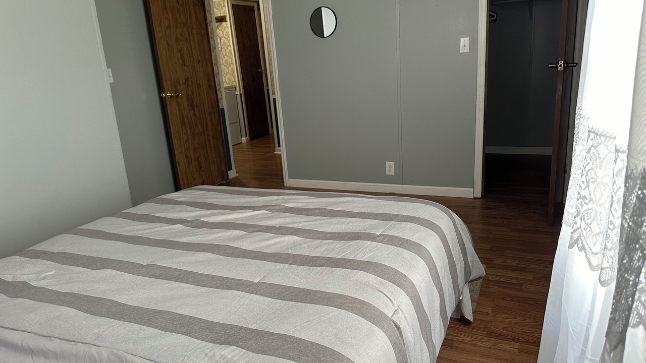 Photo of Bedroom in Ether