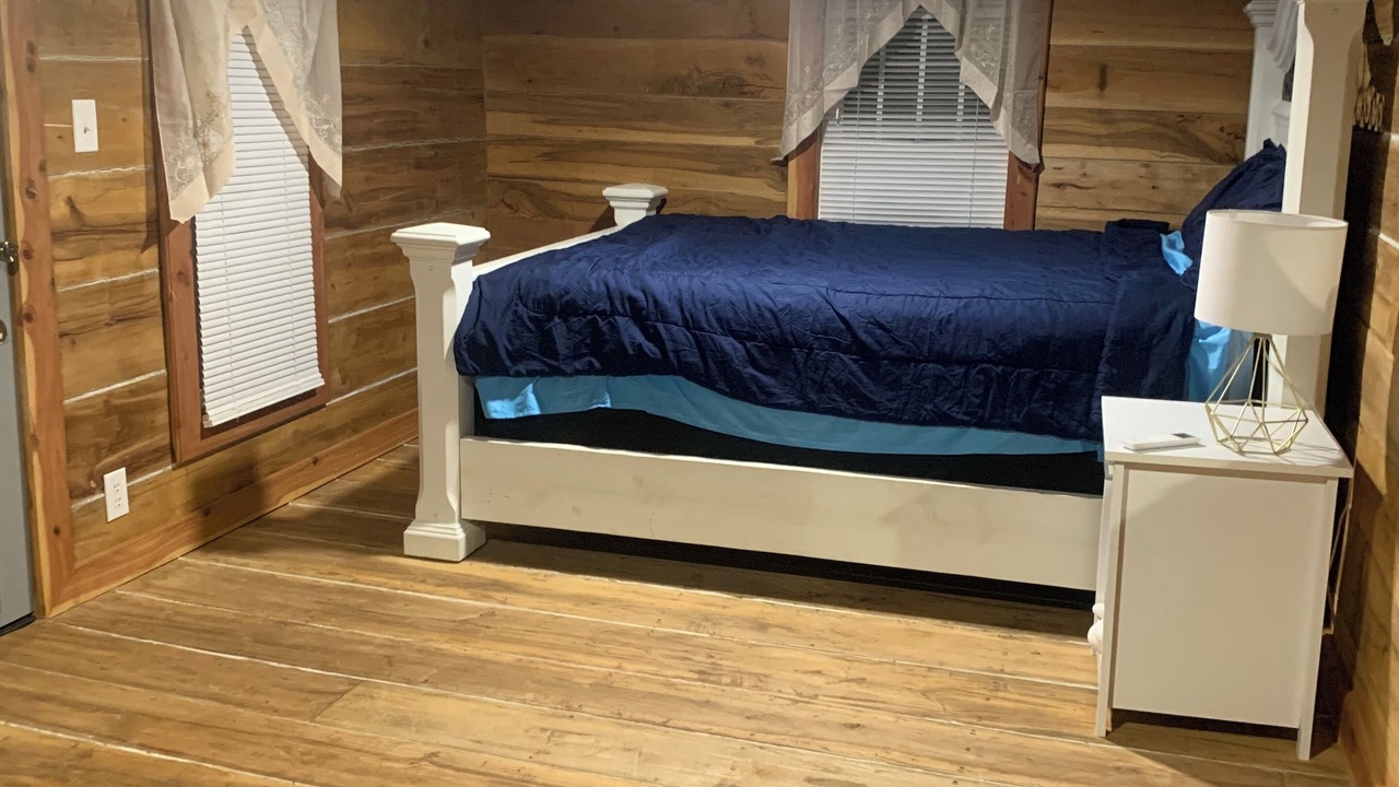 Photo of Bedroom in Ether