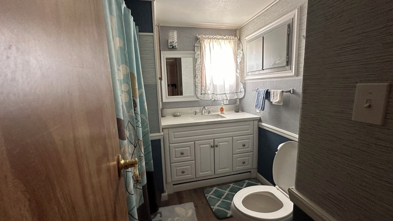 Photo of Bathroom in Ether