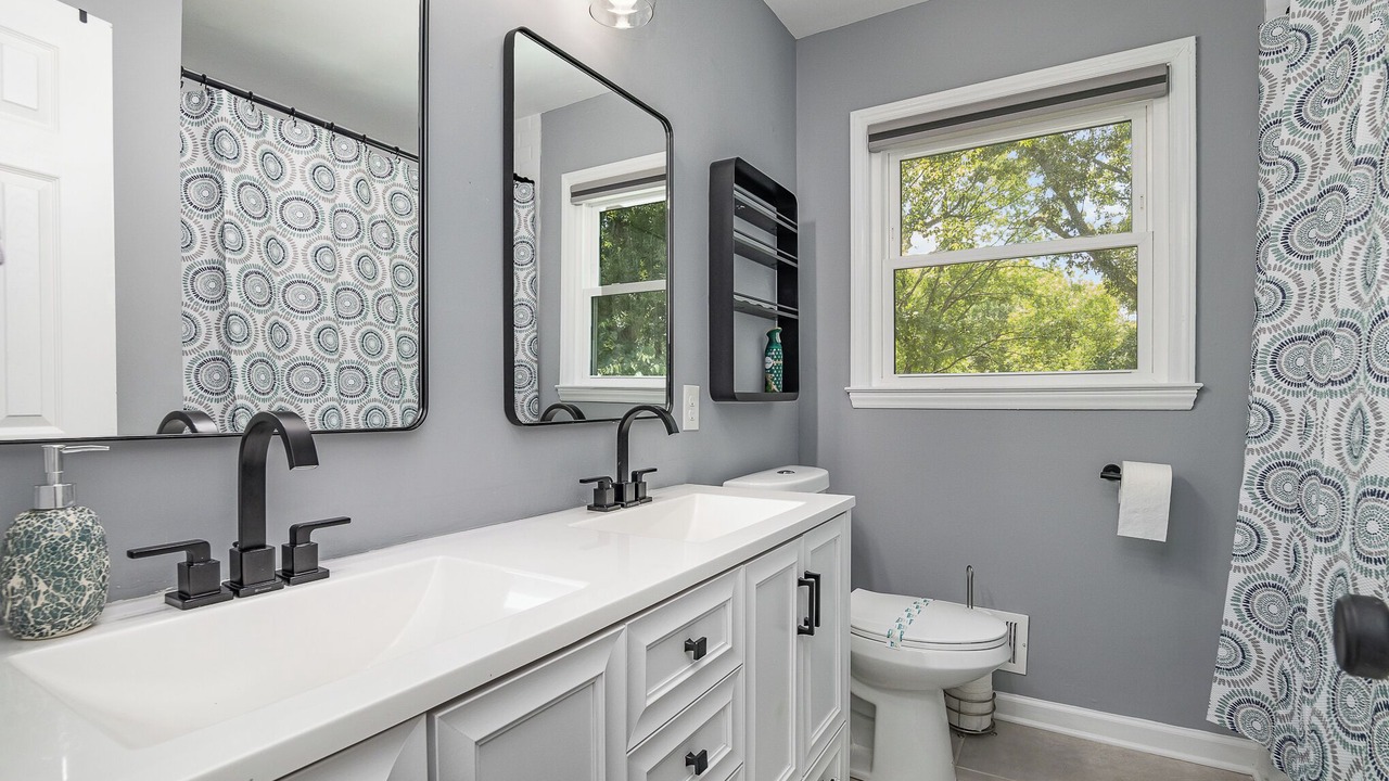 Photo of Bathroom in Starmount