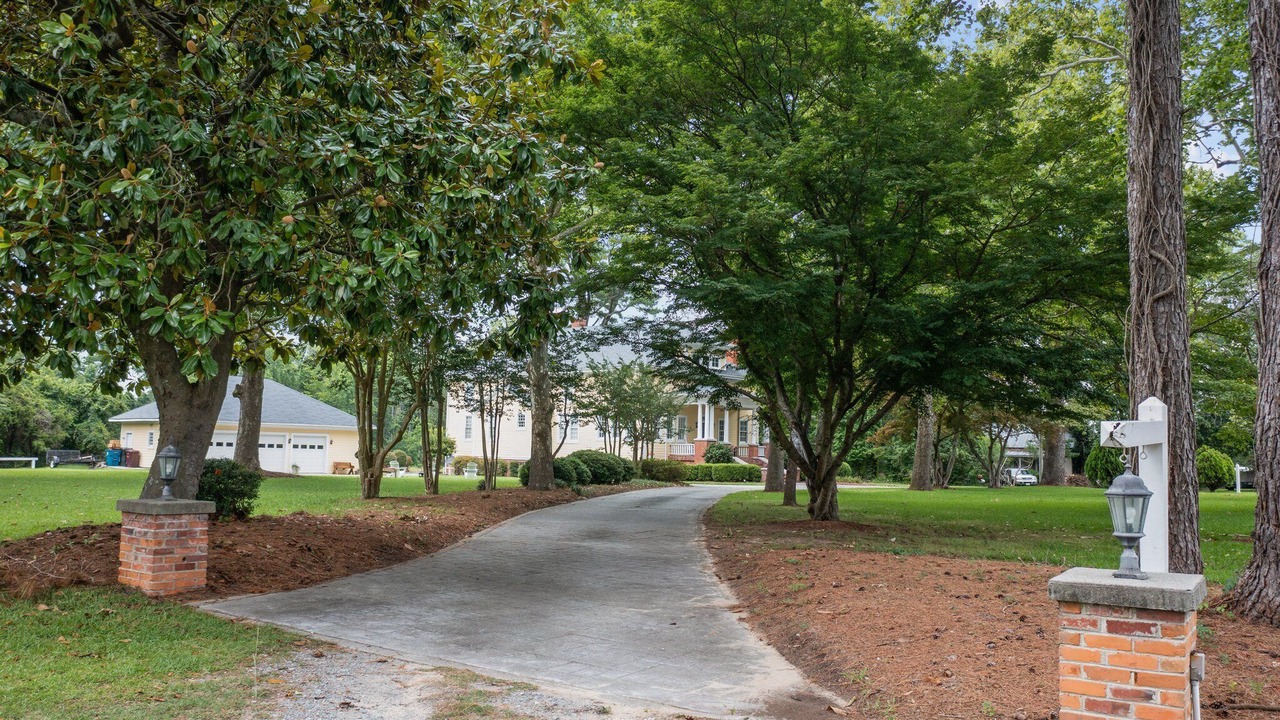 Photo of Outdoor in Roper