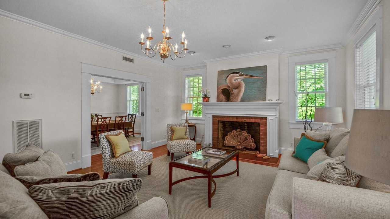 Photo of Livingroom in Roper