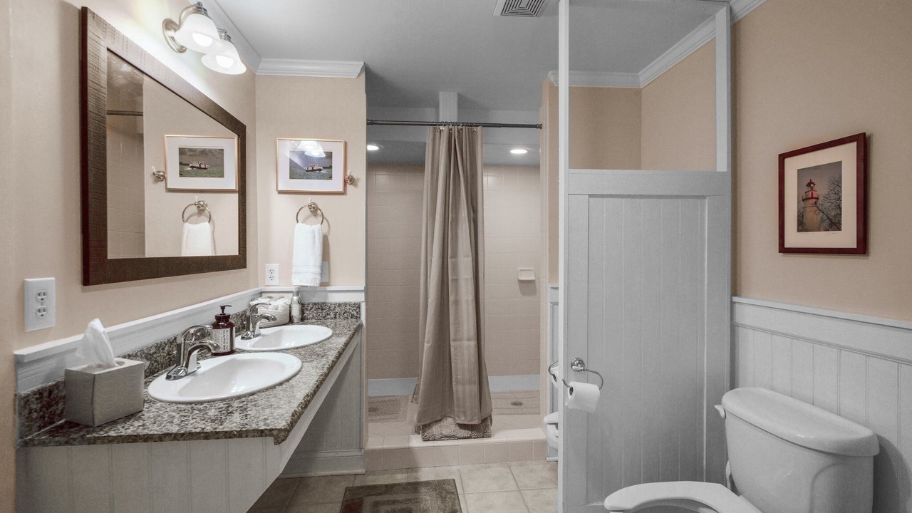 Photo of Bathroom in Roper