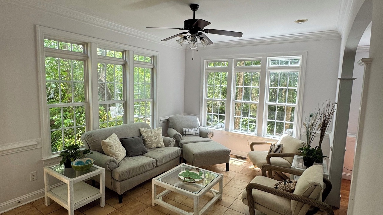 Photo of Livingroom in Cedar Point