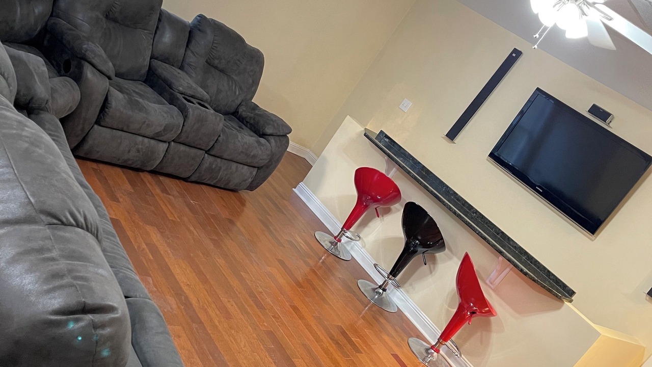Photo of Livingroom in Cedar Point