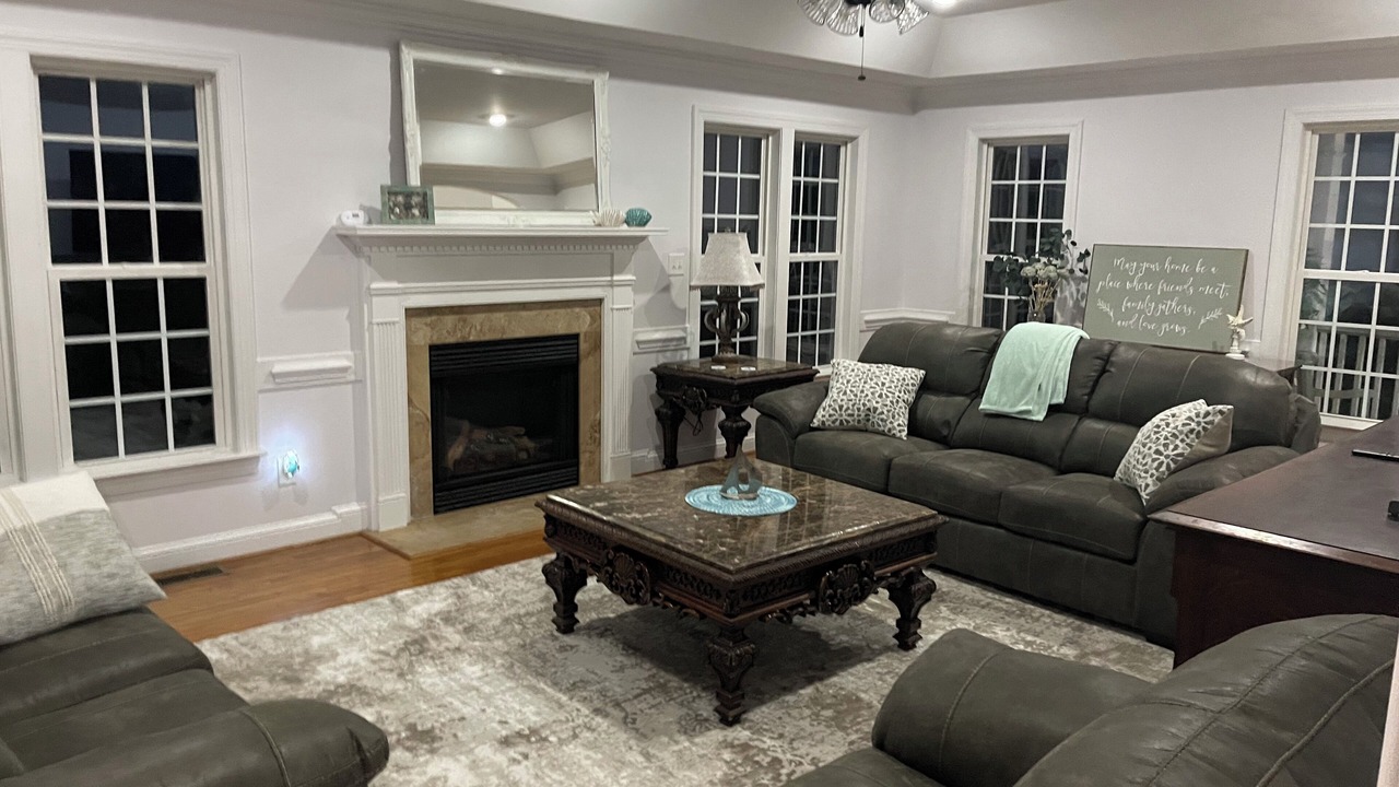 Photo of Livingroom in Cedar Point