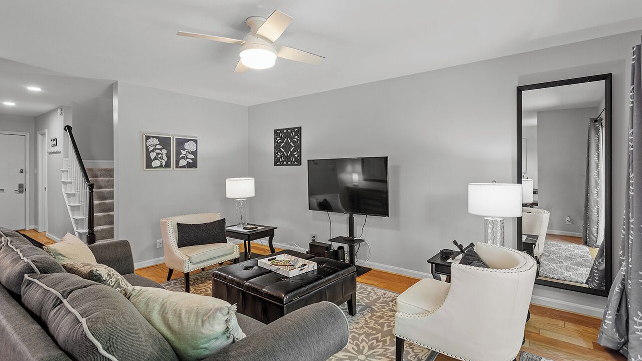Photo of Livingroom in Northwest Raleigh