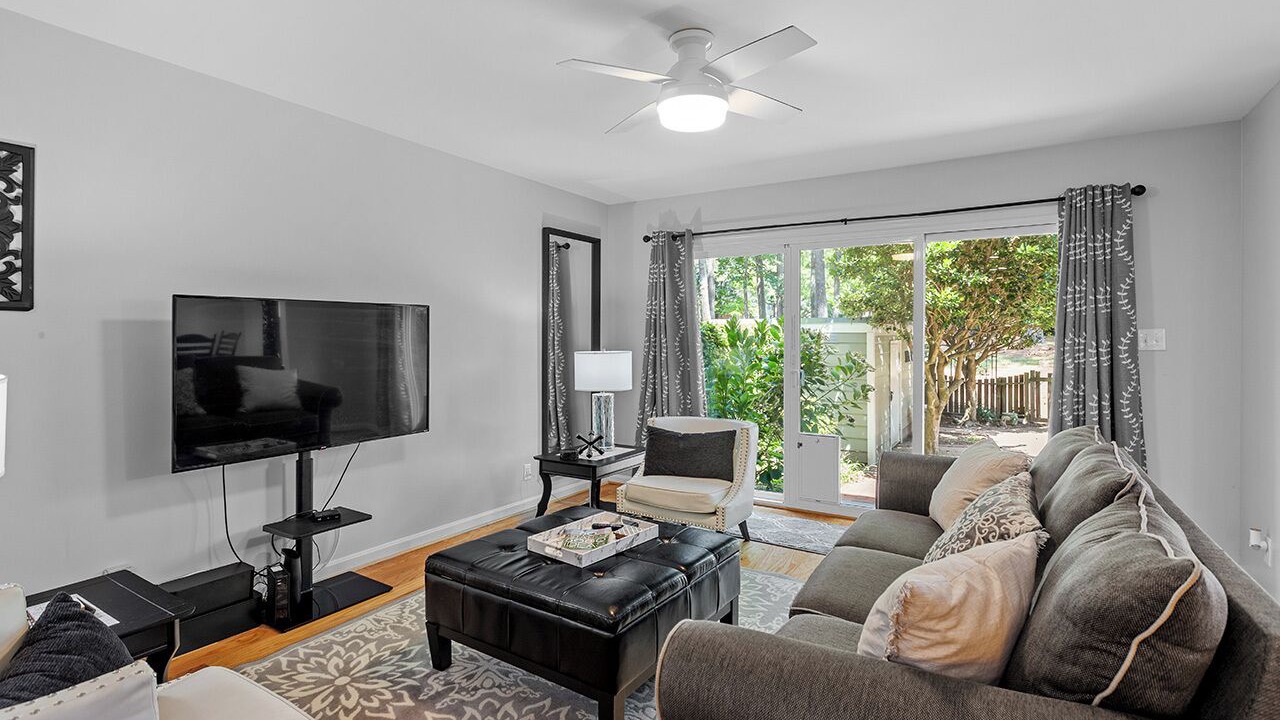 Photo of Livingroom in Northwest Raleigh