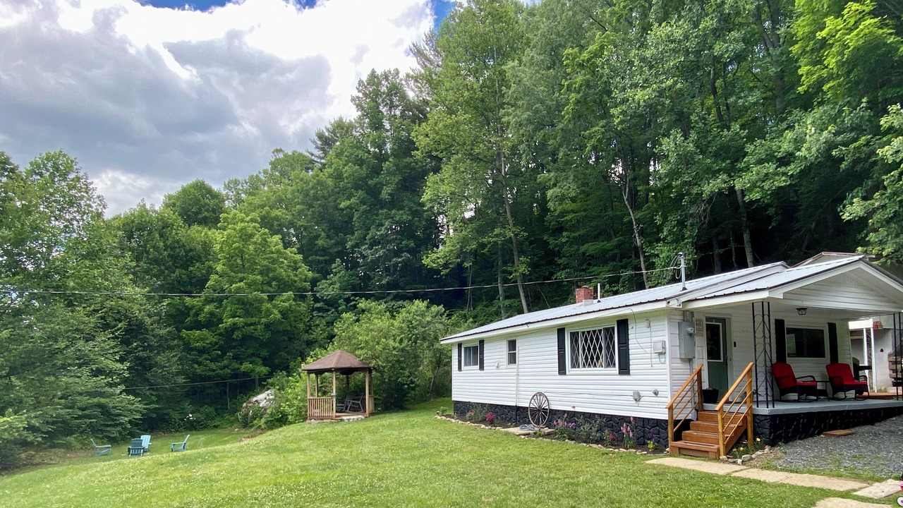 Photo of Outdoor in Bakersville