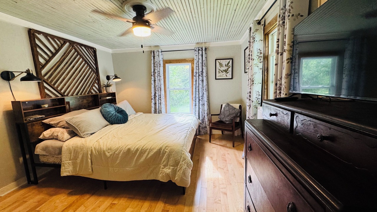 Photo of Bedroom in Bakersville