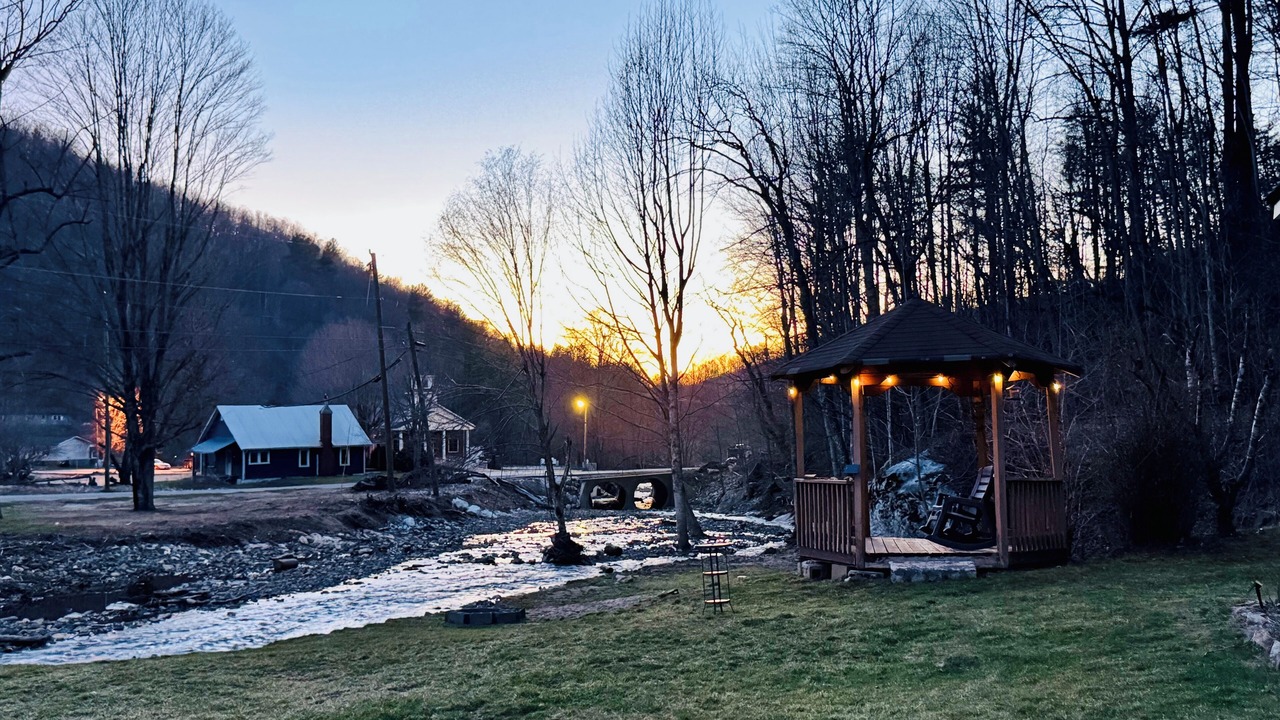 Photo of Outdoor in Bakersville