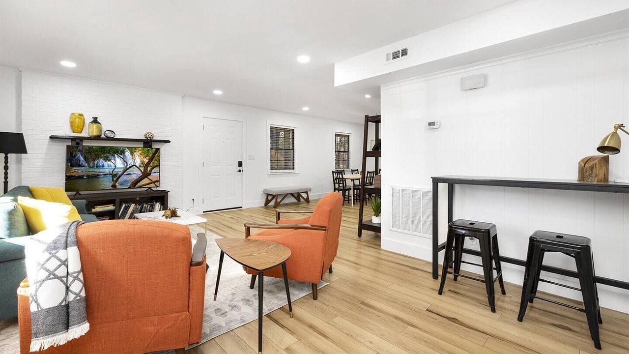 Photo of Livingroom in Matthews