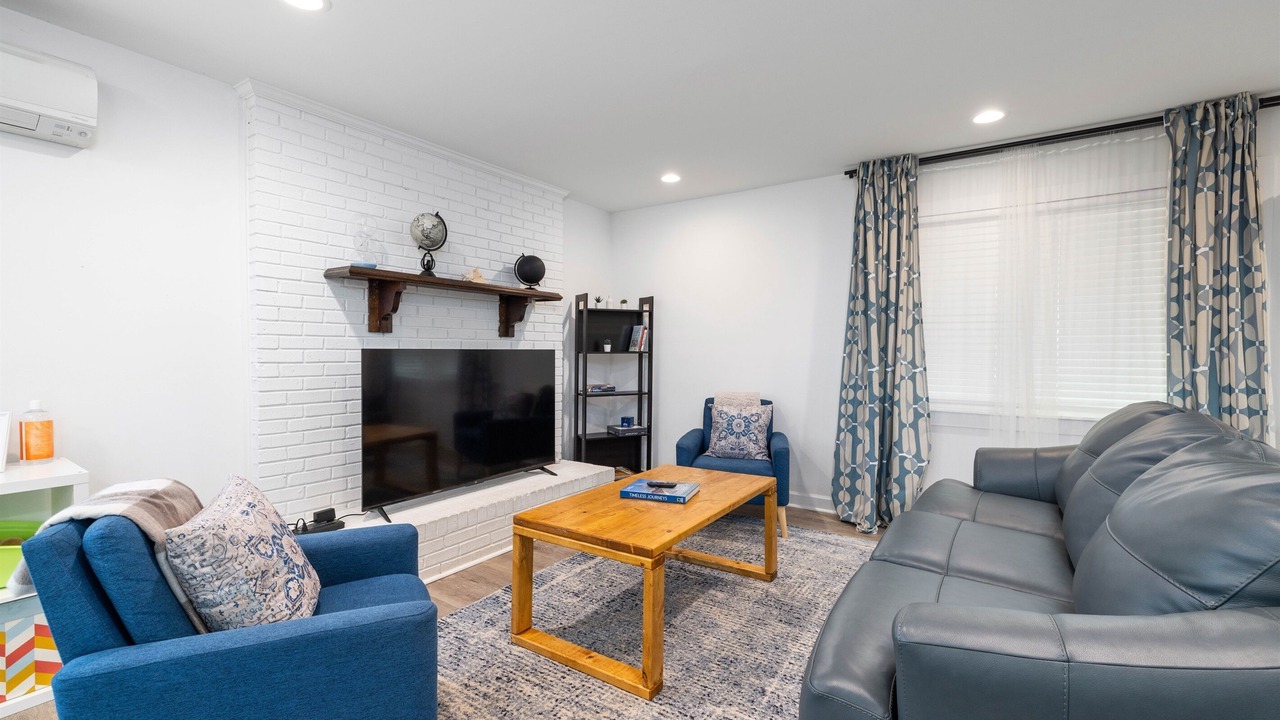 Photo of Livingroom in Matthews