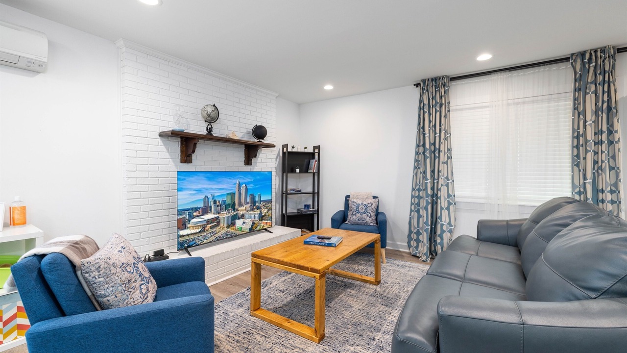 Photo of Livingroom in Matthews