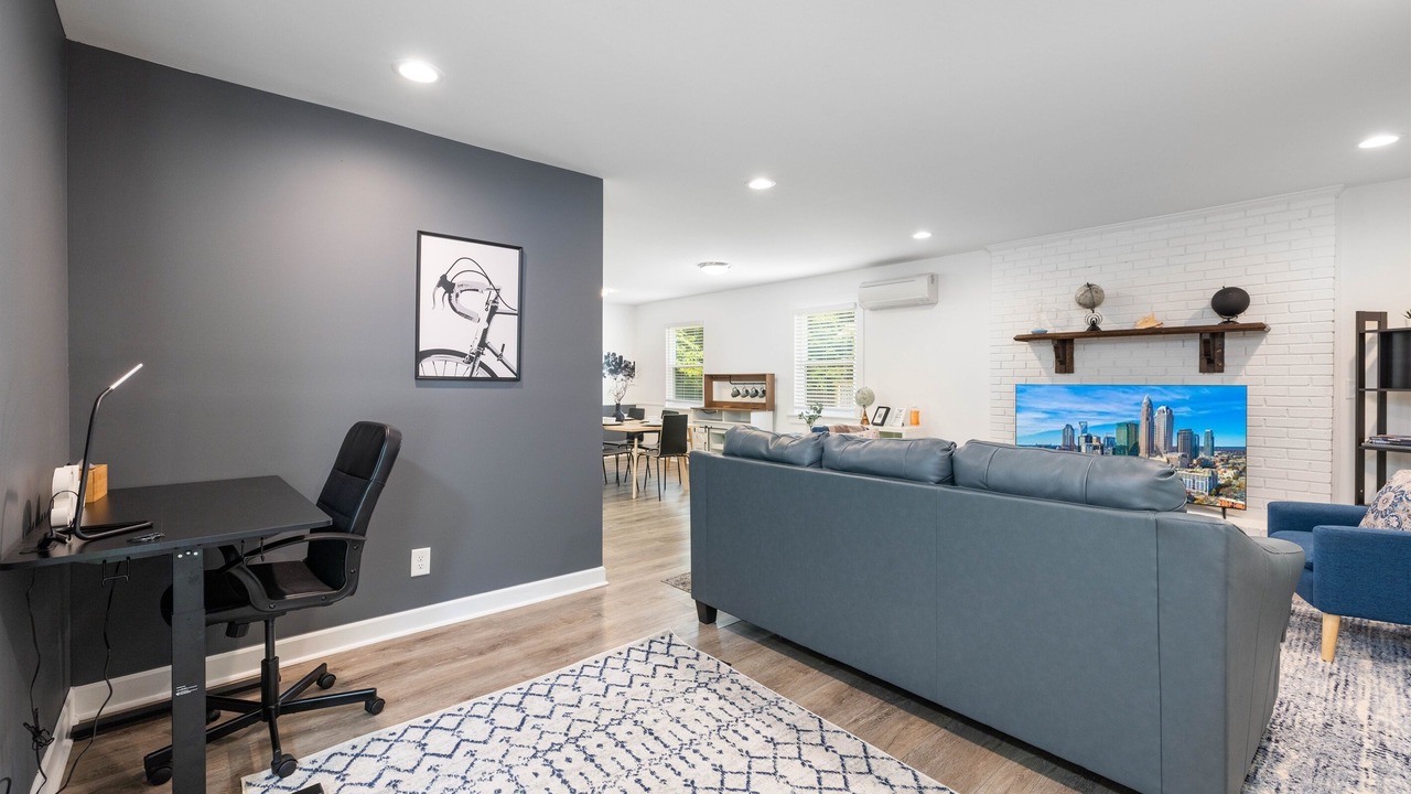 Photo of Livingroom in Matthews