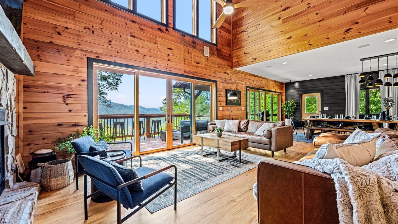 Photo of Livingroom in Maggie Valley