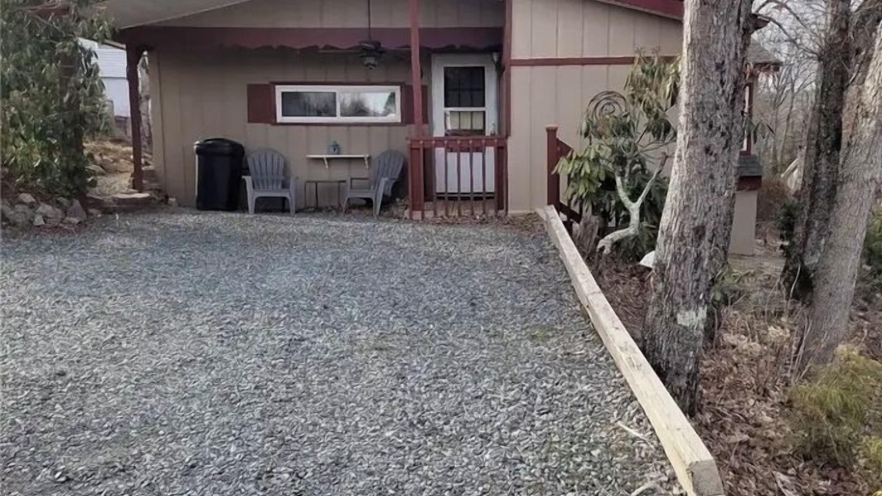 Photo of Outdoor in Pineola
