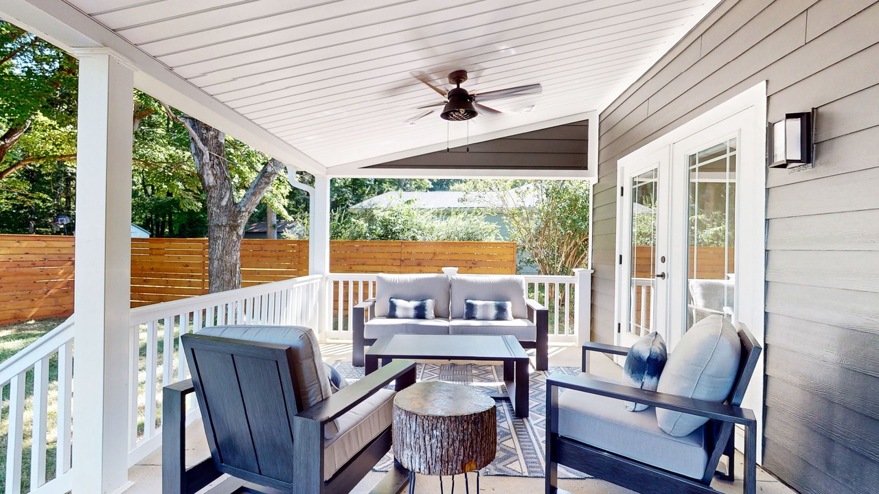 Photo of Patio Balcony in Pilot Mountain