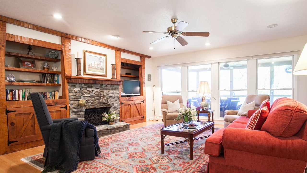 Photo of Livingroom in Laurel Ridge