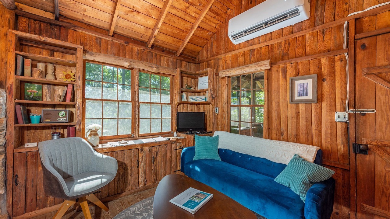 Photo of Livingroom in Morganton