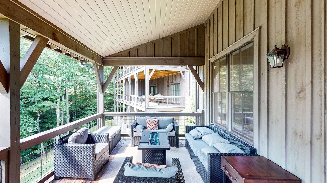 Photo of Patio Balcony in Bear Lake Reserve