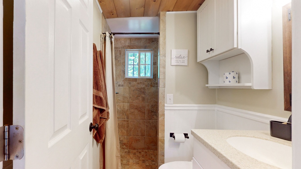 Photo of Bathroom in Sunset Cove