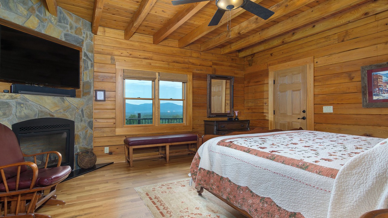 Photo of Livingroom in Old Fort