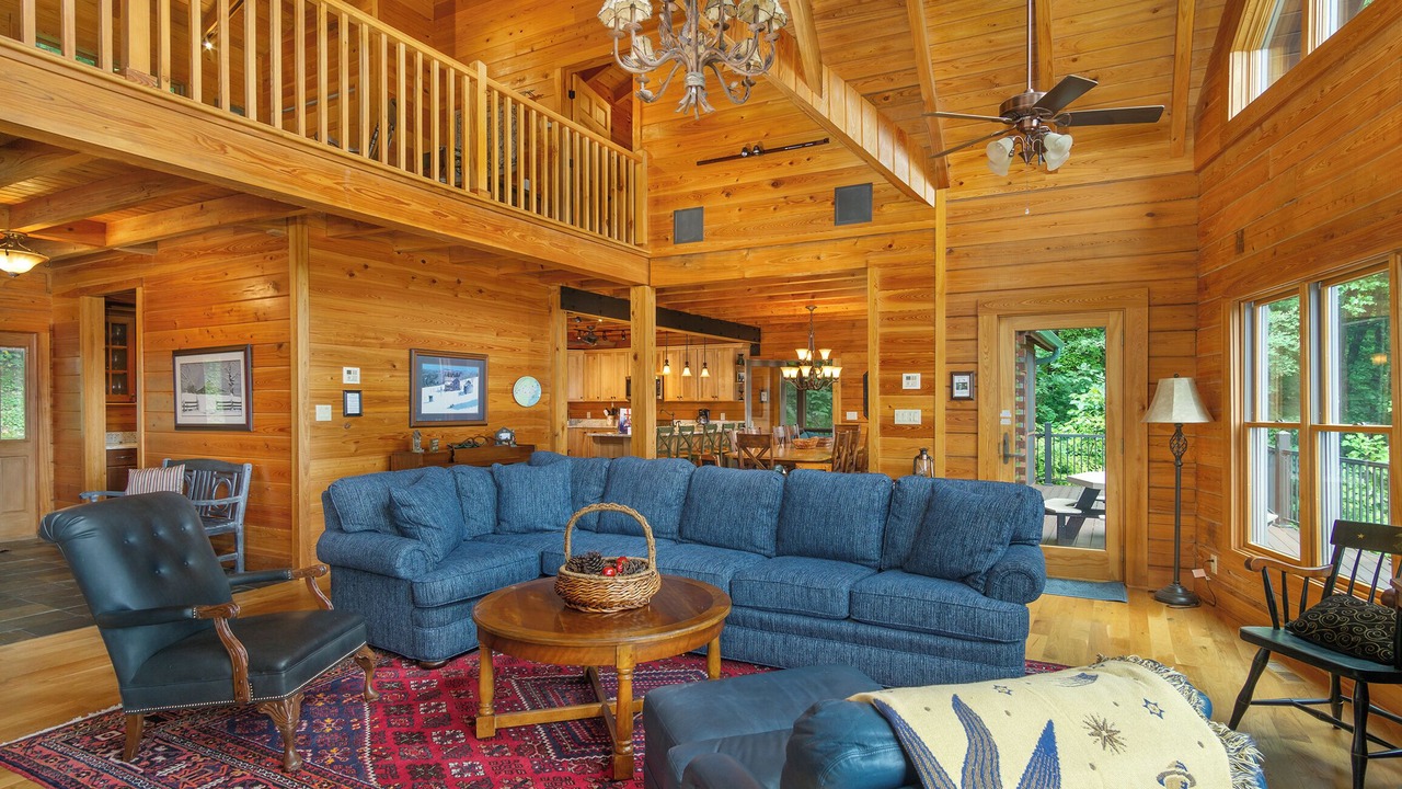 Photo of Livingroom in Old Fort