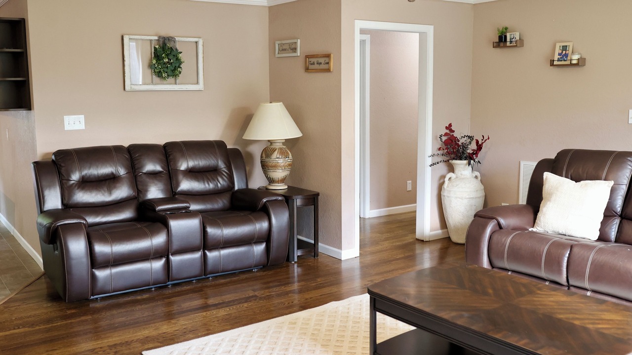 Photo of Livingroom in Robbinsville